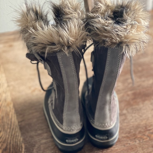 Sorel Boots - Picture 3 of 6